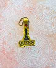 Load image into Gallery viewer, Chess Queen Snap Tab machine embroidery design