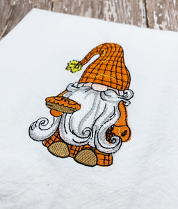 Autumn Gnome With Pie - machine embroidery design - Thanksgiving Day